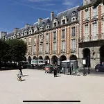 Paris Le Marais - Steps From Place De Vosges Aldaro